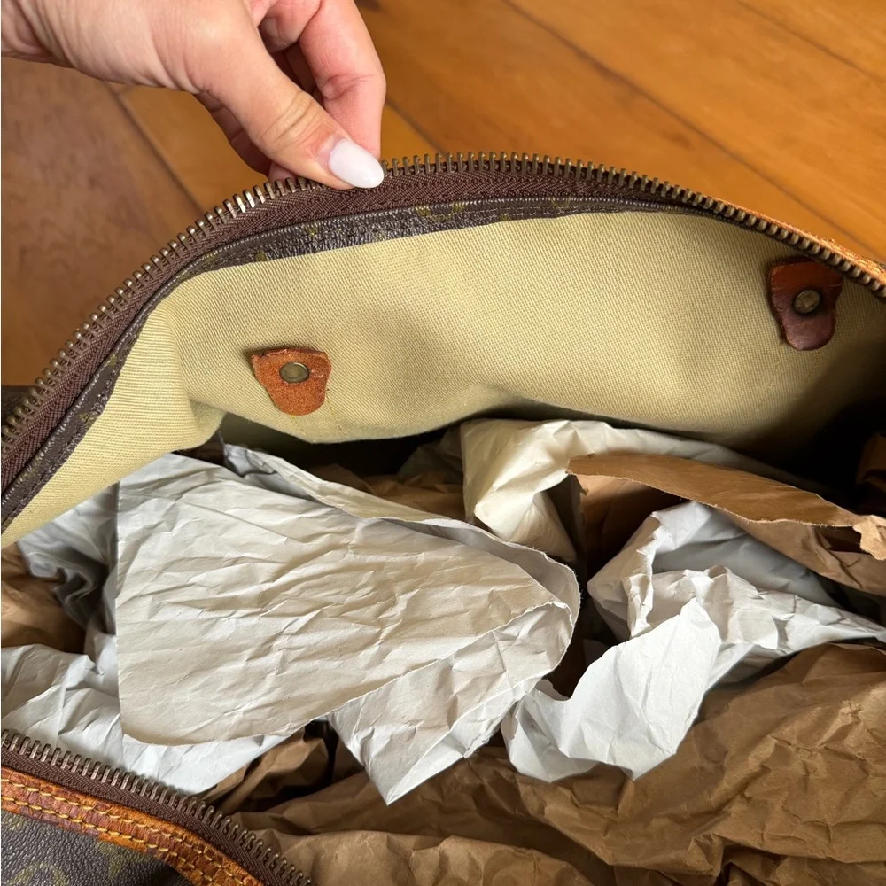 Louis Vuitton Duffle Bag - Picture 12 of 12